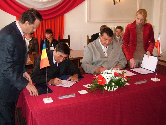 Podpisanie umowy partnerskiej Białogard - Caracal