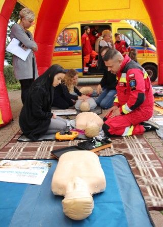 Nauczmy się ratować - pierwsza pomoc w praktyce. AED