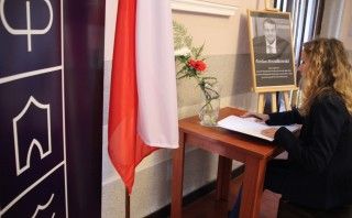 Księga kondolencyjna poświęcona pamięci Stefana Strzałkowskiego - burmistrza Białogardu w latach 2002 - 2009