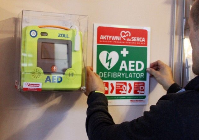 Zobacz: AED. Bezpieczniejszy Białogard
