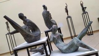 Wernisaż wystawy rzeźby autorstwa Romualda Wiśniewskiego