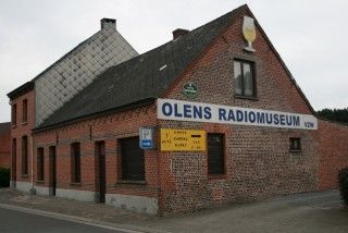 Muzeum radia z 1275 rożnymi odbiornikami radiowymi