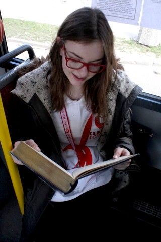 Kilometry Dobra. „Miejskie czytanie” w autobusach